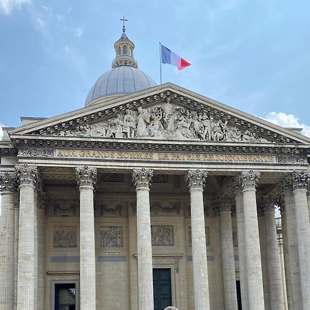 Chic Appartement 2 Bedrooms Phantheon Notre Dame パリ エクステリア 写真